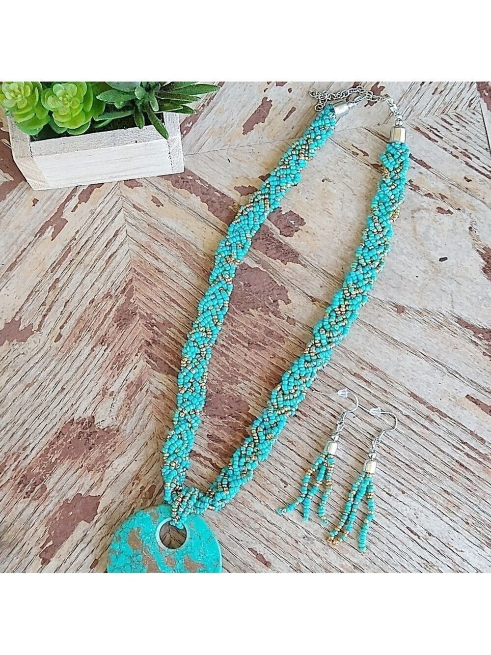 New Faux Turquoise Seed Beads Necklace Set ♥️ - Picture 5 of 7